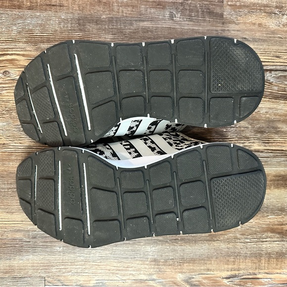 ADIDAS Swift Run X Womens Gray Leopard Shoes 10.5 - Picture 4 of 5